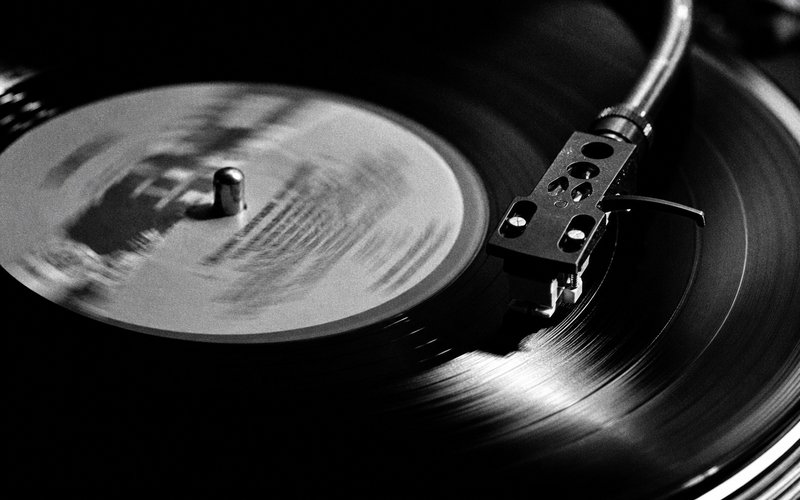 The Analog Renaissance: Return of Vinyl